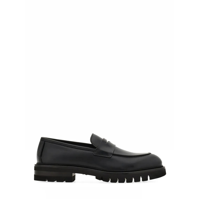 Salvatore Ferragamo Mocassin Flat Shoes With Minimalist Silhouette Black