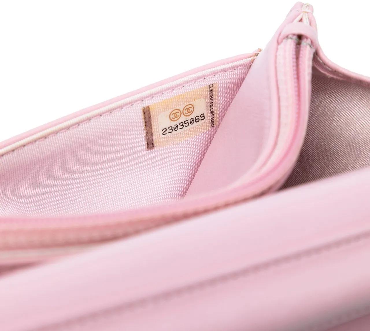 Thumbnail - Chanel Hobo Bags - Calfskin Crystal Studded Boy Wallet on Chain - Gr. unisize - in Gold - für Damen