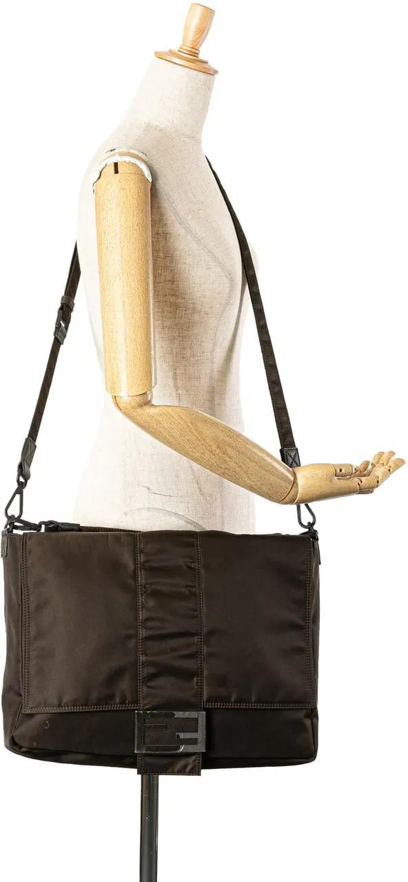 Thumbnail - Fendi Hobo Bags - Large Econyl Nylon Baguette Satchel - Gr. unisize - in Braun - für Damen