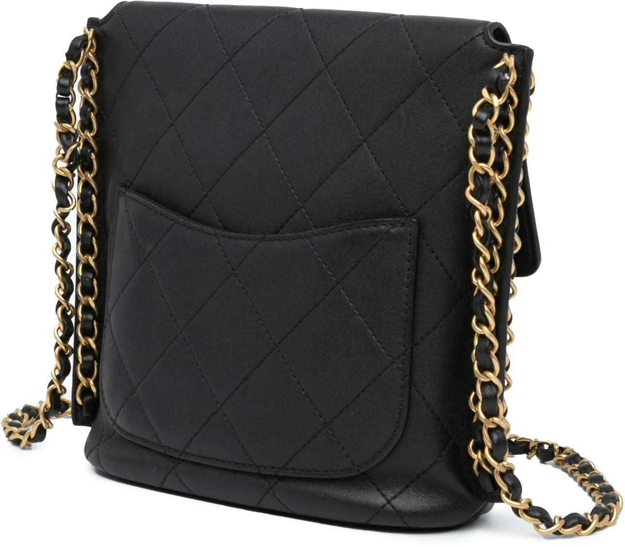 Chanel Hobo bags 2021 Small Quilted Calfskin Chain Hobo Flap in zwart