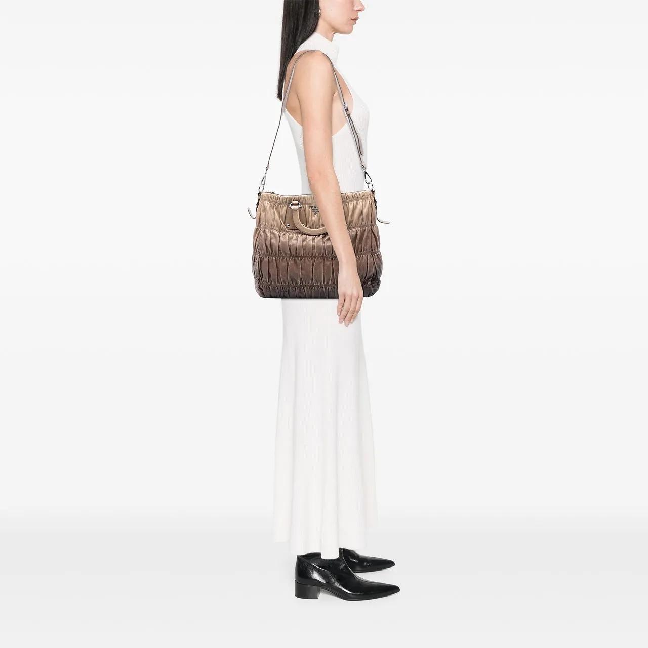 Thumbnail - Prada Hobo Bags - Nappa Gaufre Ombre Satchel - Gr. unisize - in Braun - für Damen