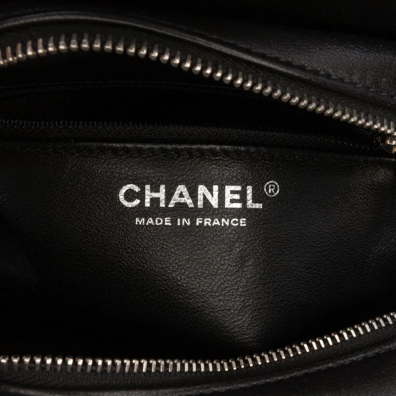 Thumbnail - Chanel Hobo Bags - Tweed and Resin Zipped Chain Shopping Bag - Gr. unisize - in Schwarz - für Damen