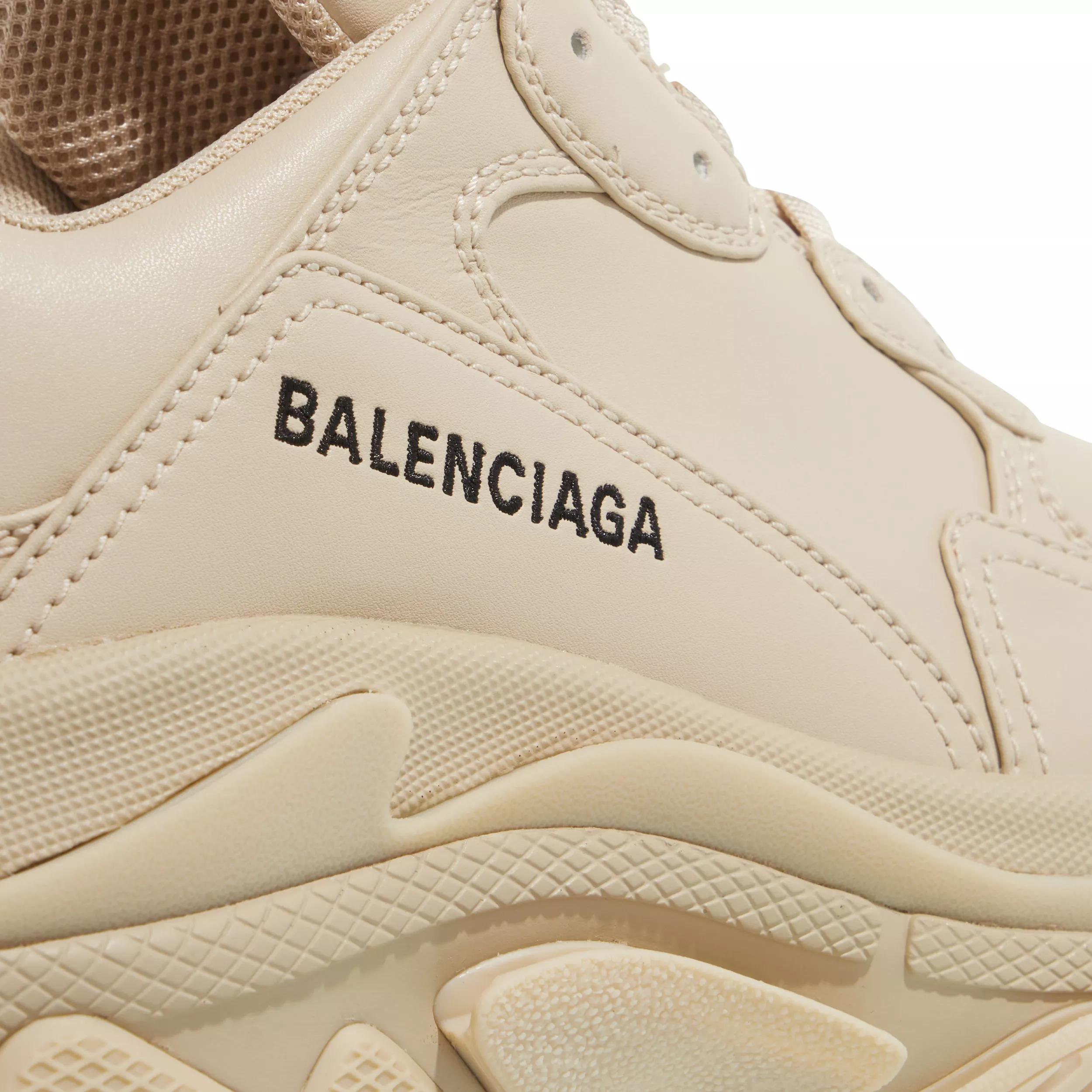 Beige balenciaga triple on sale s