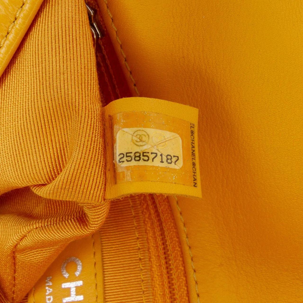 Thumbnail - Chanel Hobo Bags - Crumpled Calfskin Bi Quilted Vintage Full Flap - Gr. unisize - in Gelb - für Damen