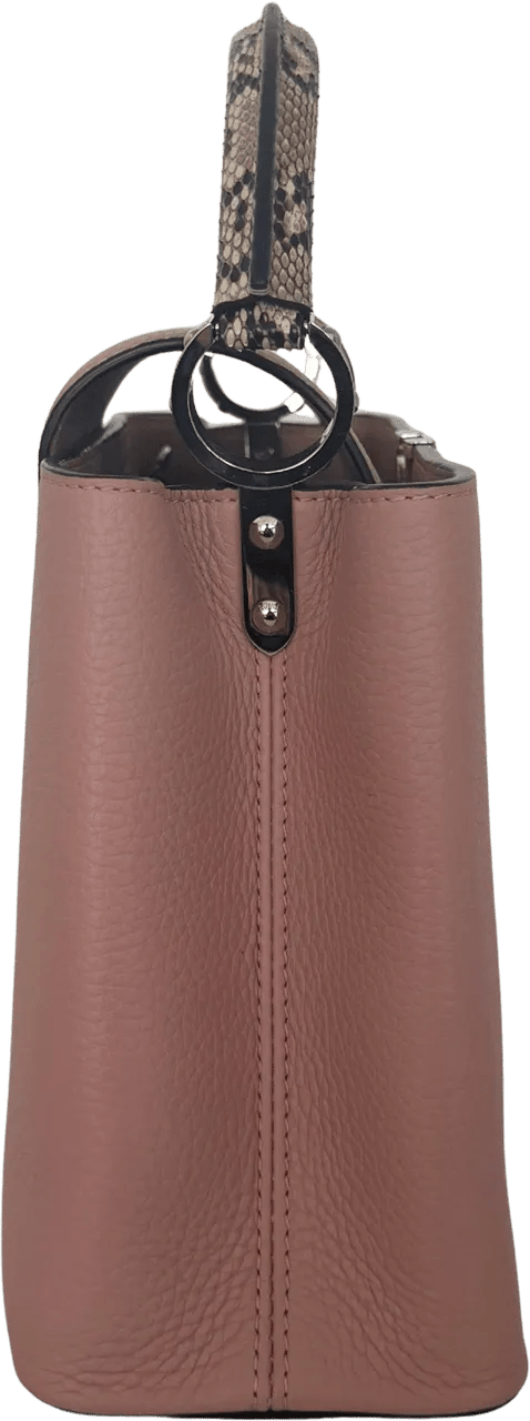 Thumbnail - Louis Vuitton Crossbody Bags - Louis Vuitton Capucines with snakeskin handle, pin - Gr. unisize - in Gold - für Damen