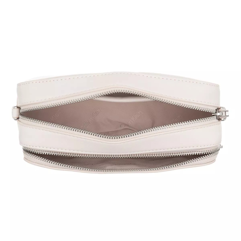 Calvin Klein Sac pour appareil photo Ck Must Camera Bag W Pckt Lg Crystal Gray(Image 5)
