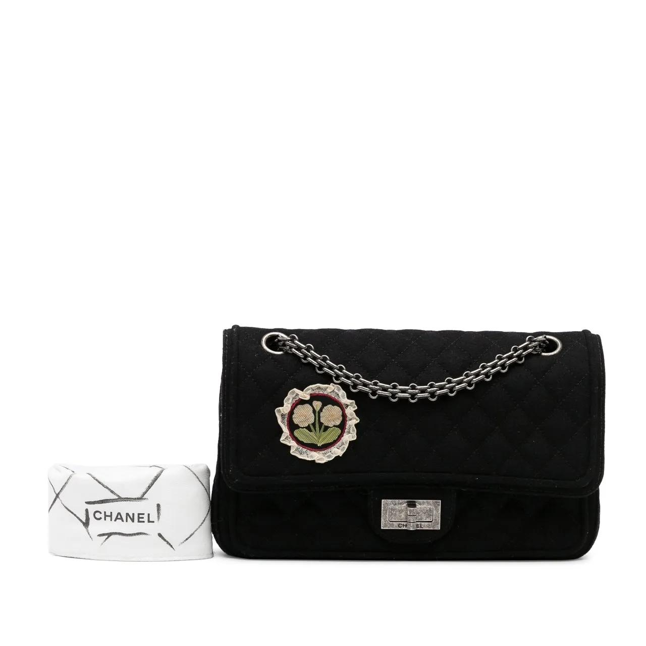 Chanel Hobo bags 2015-2016 Reissue Wool Shoulder Bag in zwart