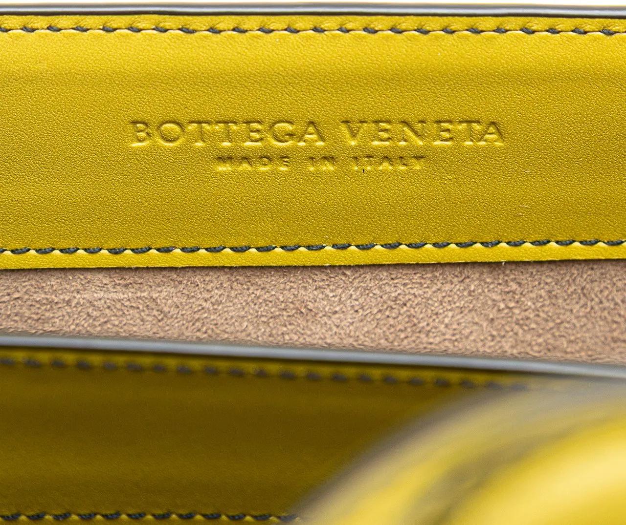 Thumbnail - Bottega Veneta Hobo Bags - Bicolor Leather City Knot Shoulder Bag - Gr. unisize - in Braun - für Damen