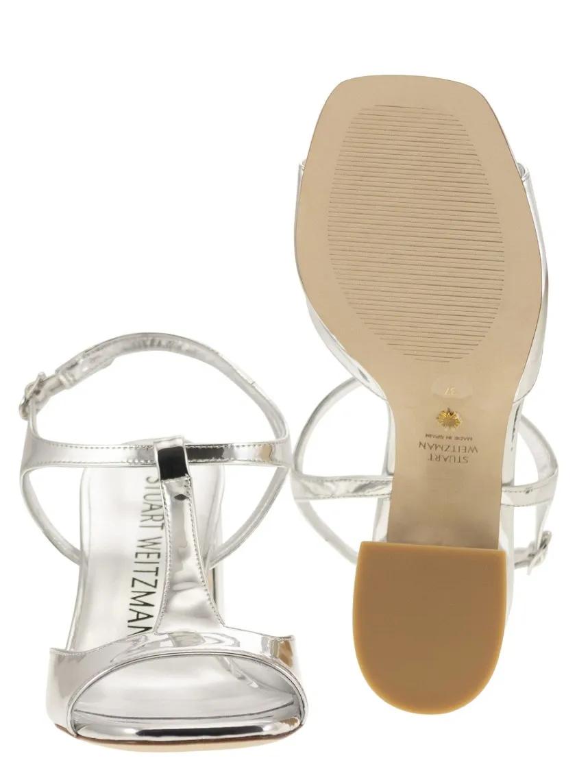 Thumbnail - Stuart Weitzman Sandalen - Flareblock - Mirrored Leather T-Sandal - Gr. 37 (EU) - in Silber - für Damen