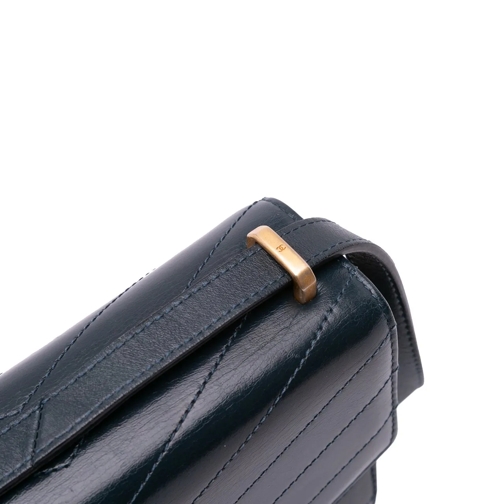 Chanel Fourre-tout 2018-2019 Small CC Chevron Calfskin Medal Flap blau (Image 2)