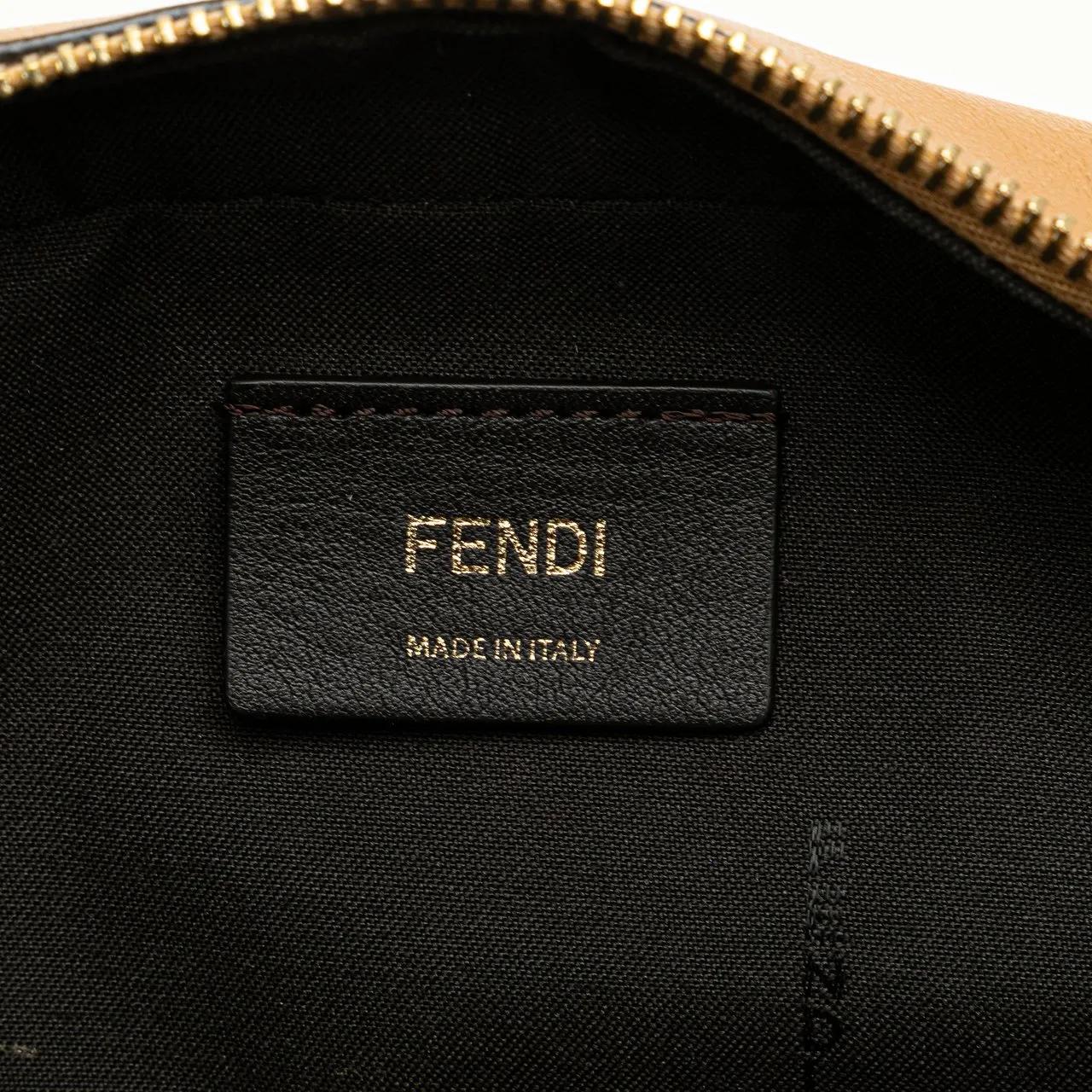 Thumbnail - Fendi Hobo Bags - Leather Baguette Camera Bag - Gr. unisize - in Braun - für Damen