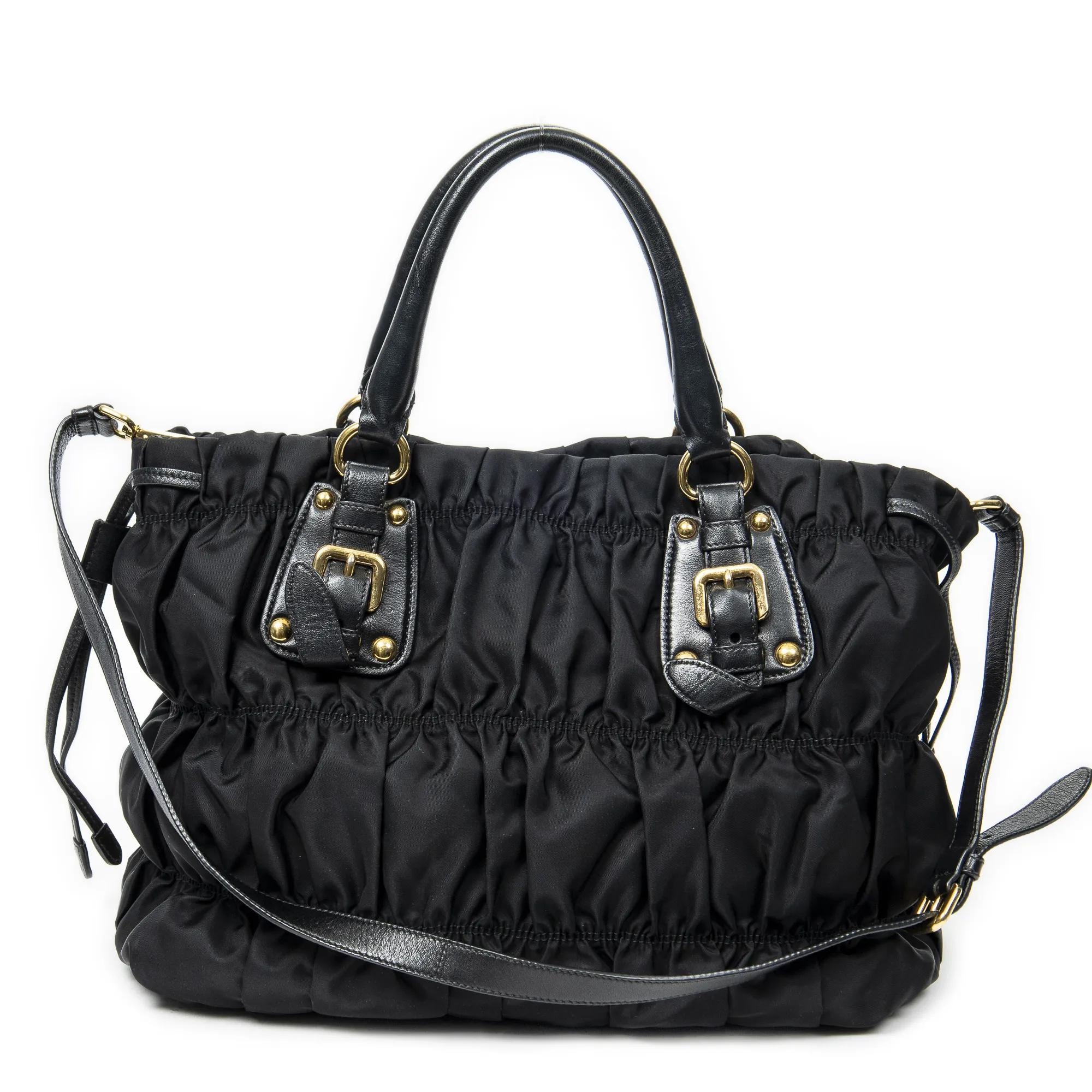 Thumbnail - Prada Crossbody Bags - Gaufre Snap Shopping Tote - Gr. unisize - in Schwarz - für Damen