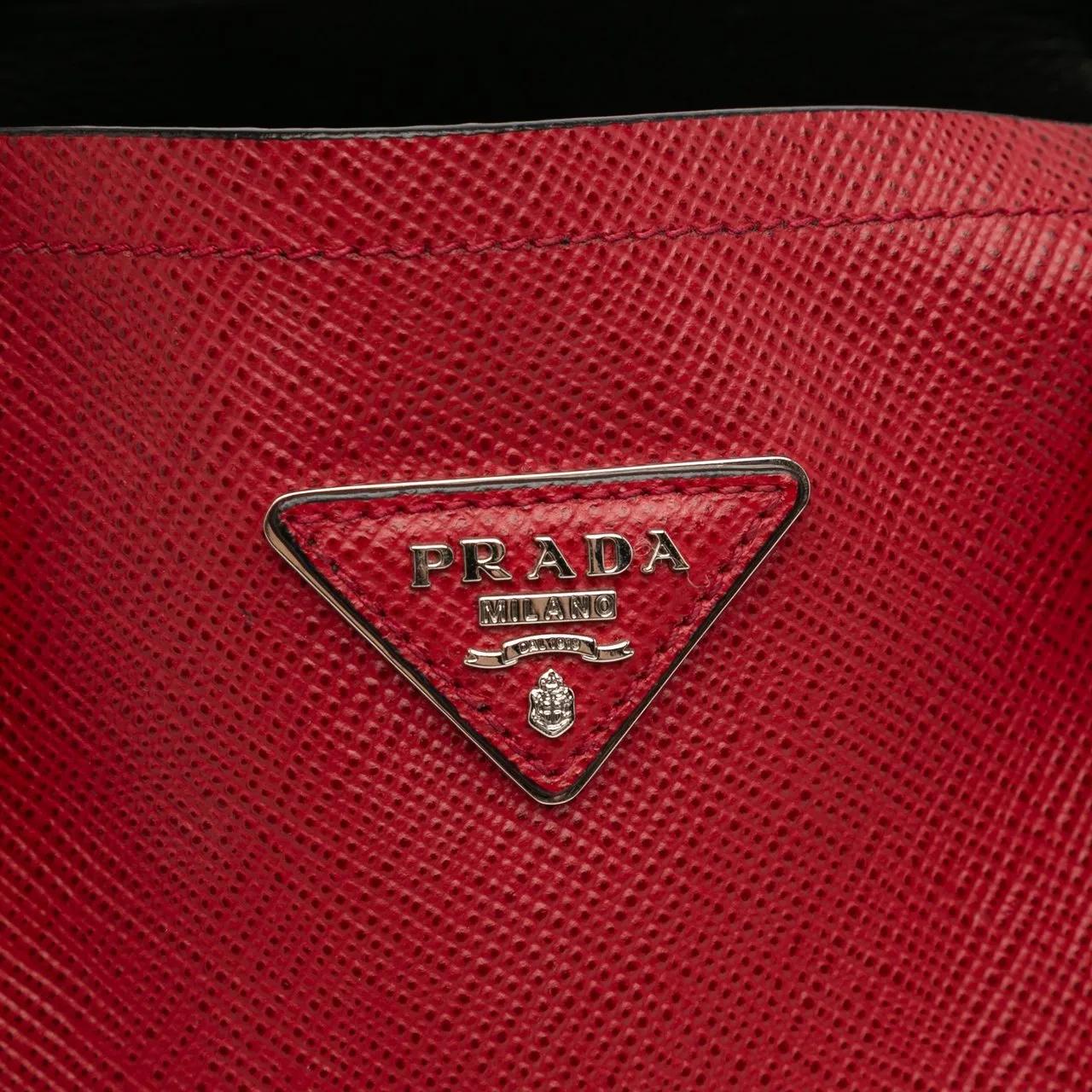 Thumbnail - Prada Hobo Bags - Small Saffiano Cuir Double Handle Satchel - Gr. unisize - in Rot - für Damen