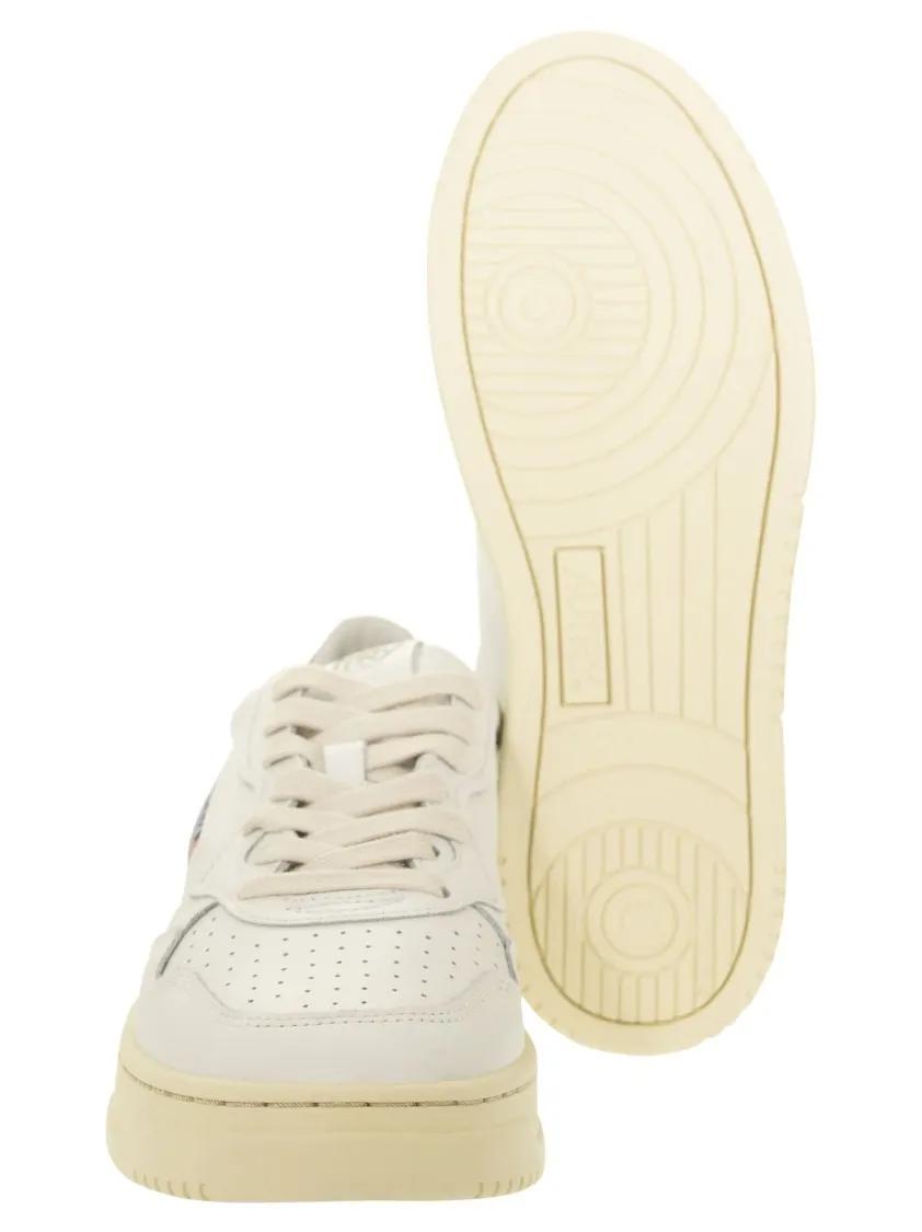 Thumbnail - Autry Low-Top Sneaker - Medalist Low - Leather Sneakers - Gr. 46 (EU) - in Weiß - für Damen