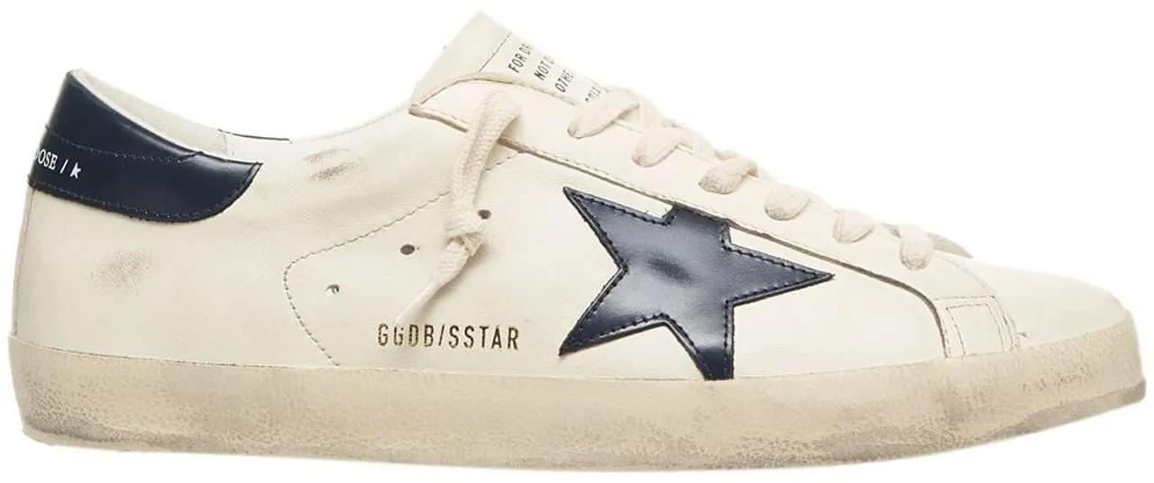 Thumbnail - Golden Goose Low-Top Sneaker - Distressed Low-Top Sneakers With Black Star Logo - Gr. 45 (EU) - in Weiß - für Damen