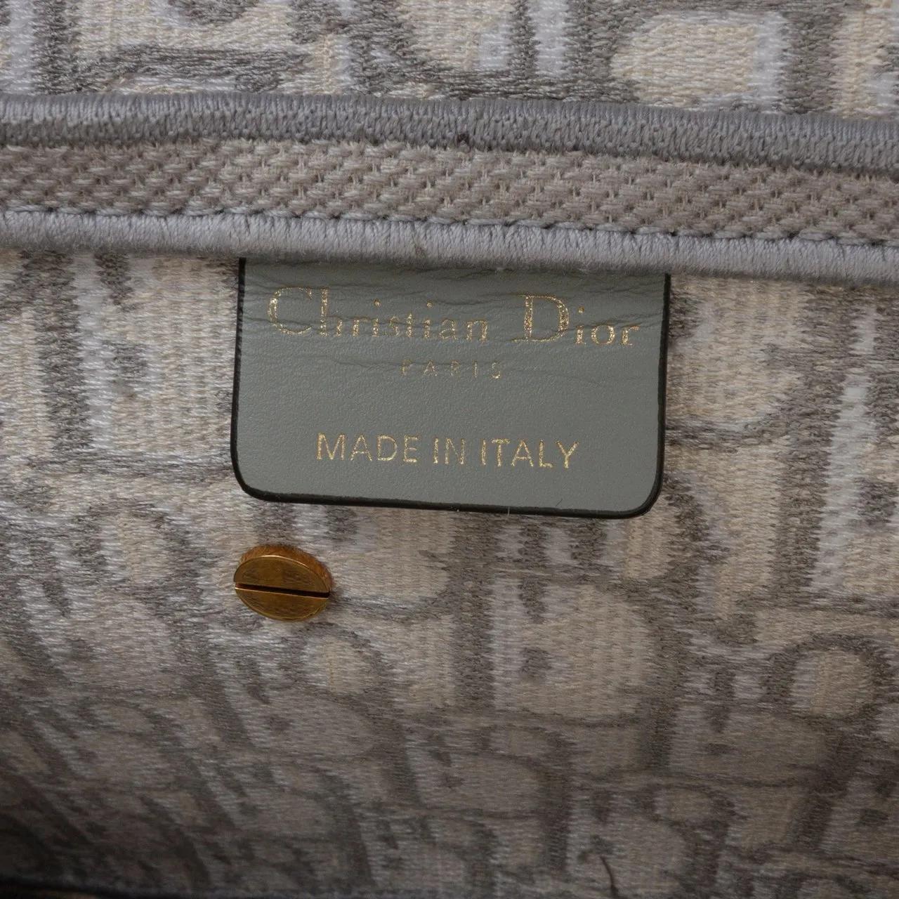 Thumbnail - Christian Dior Hobo Bags - Oblique Embroidered Canvas Saddle Bag - Gr. unisize - in Grau - für Damen