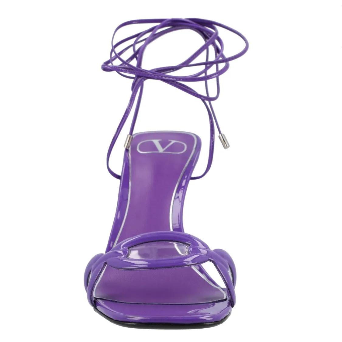 Thumbnail - Valentino Garavani Sandalen - Purple Leather Chain Sandals Purple - Gr. 39,5 (EU) - in Lila - für Damen