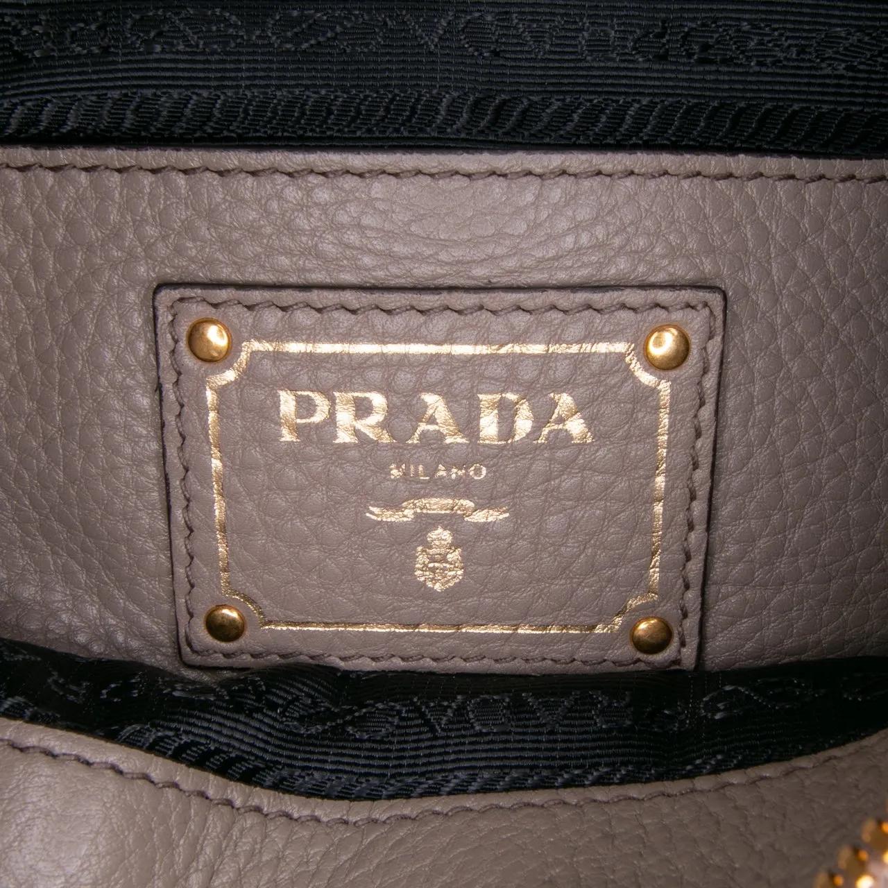 Thumbnail - Prada Hobo Bags - Vitello Daino Crossbody - Gr. unisize - in Braun - für Damen