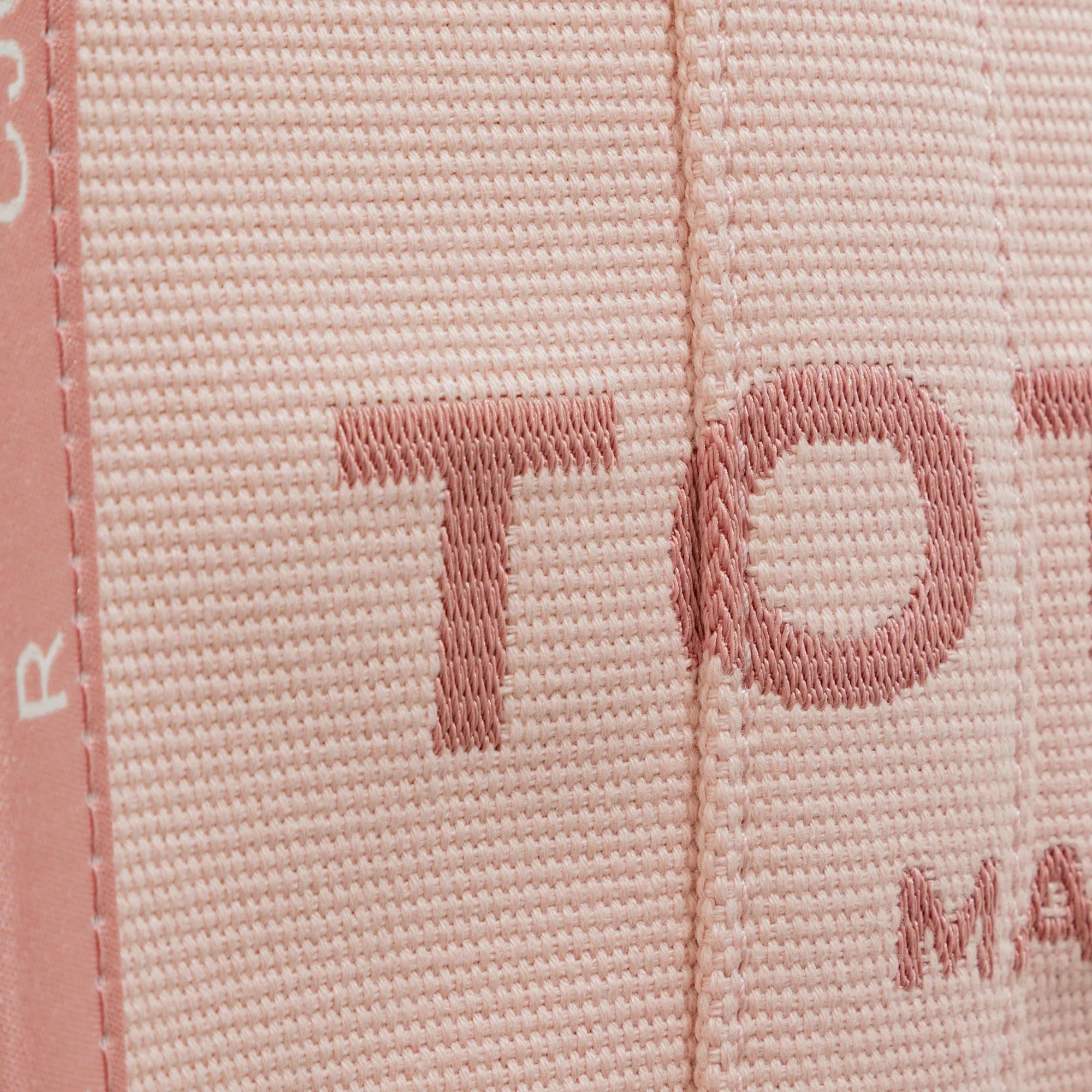 Marc Jacobs Shoppers & Totes The Medium Tote in poeder roze