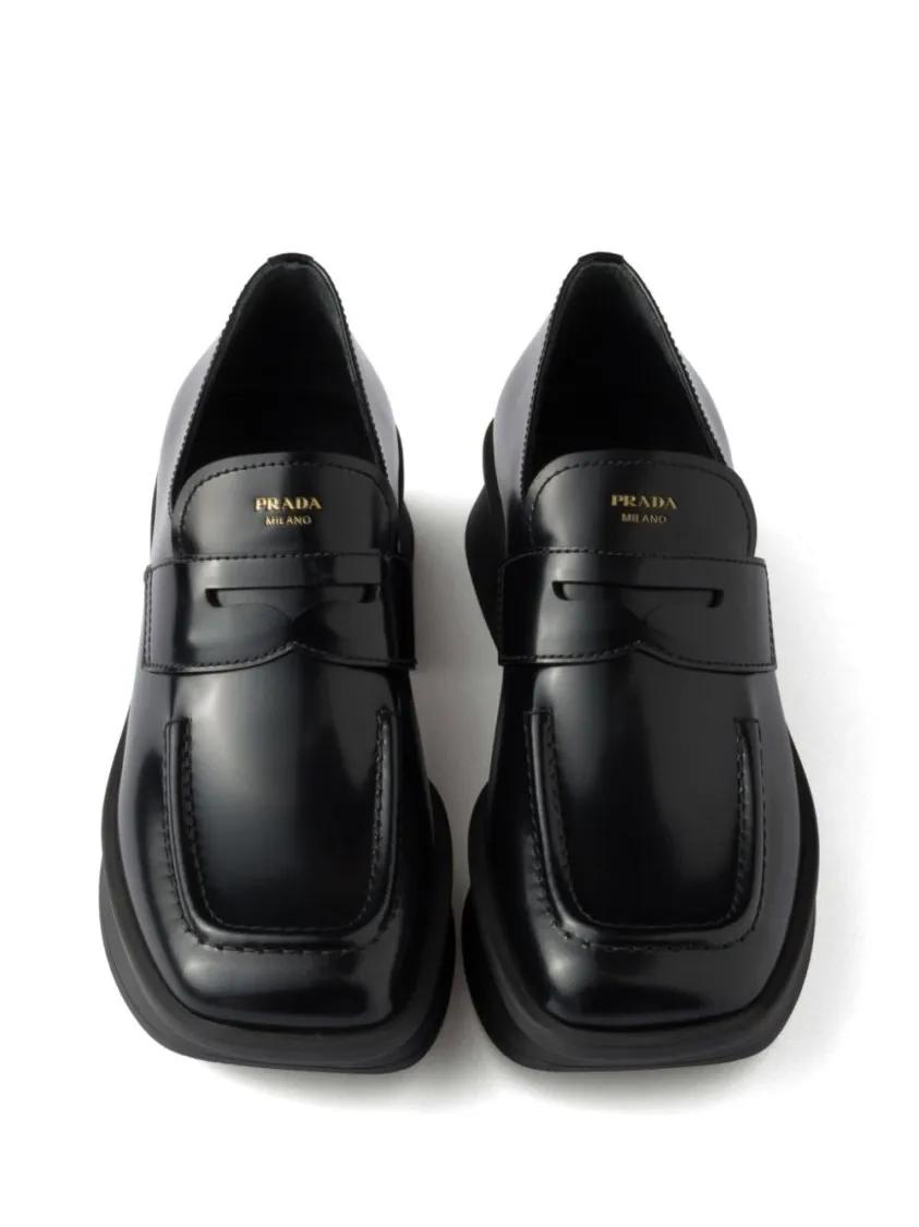 Thumbnail - Sole Black Flat Shoes With Glossy Finish And Moder - Gr. 40 (EU) - in Schwarz