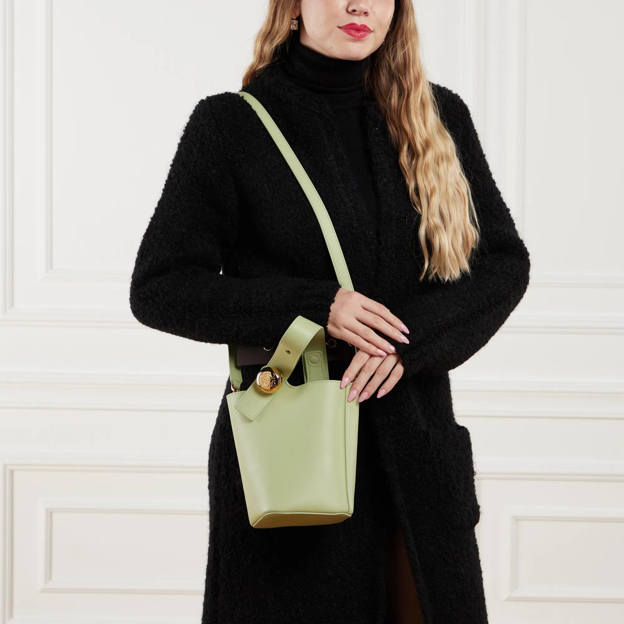 Loewe Bucket bags Mini Pebble Bucket Leather Bag in groen