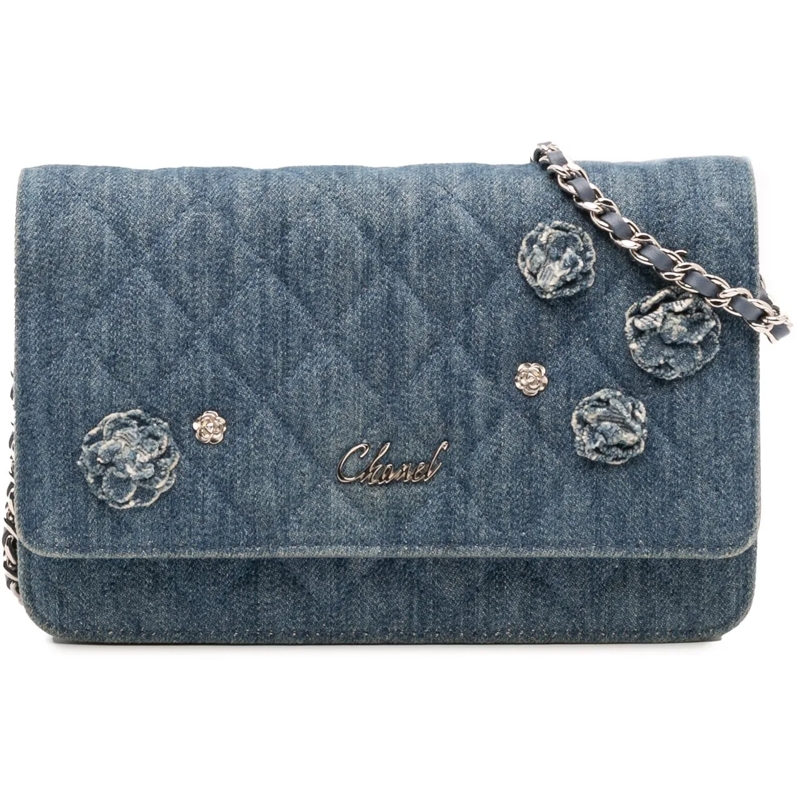Chanel Schultertasche Quilted Denim Camellia Charms Wallet On Chain blau