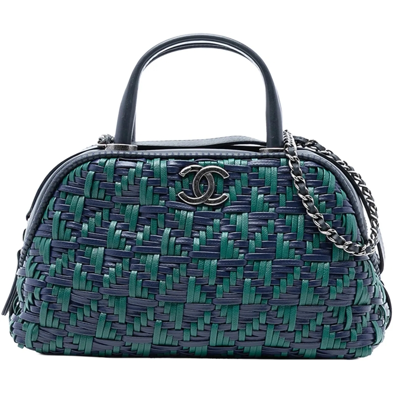 Chanel Schultertasche CC Woven Calfskin Bowling Bag blau