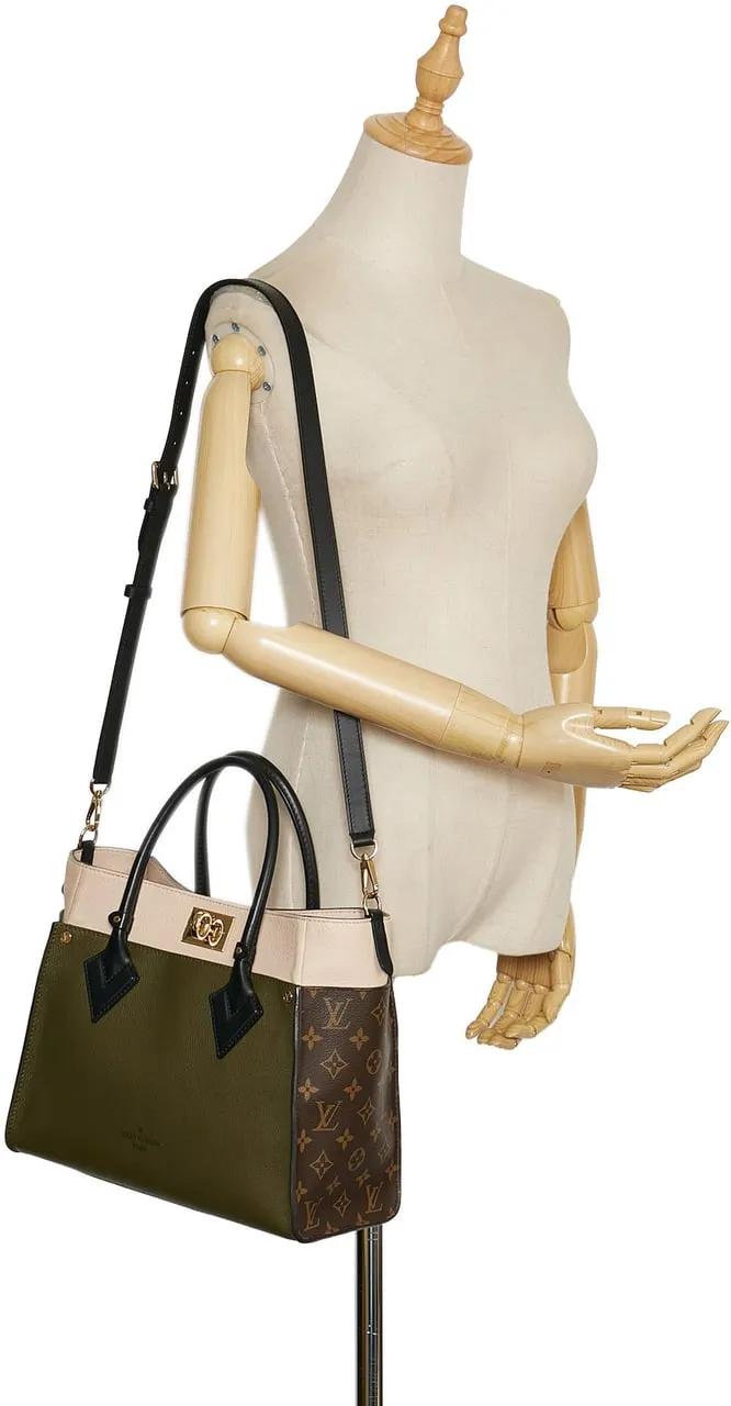 Louis Vuitton Totes & shoppers Monogram On My Side MM in groen