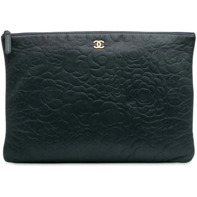 Chanel Pochette Large CC Embossed Lambskin Camellia O Case Clutch blau