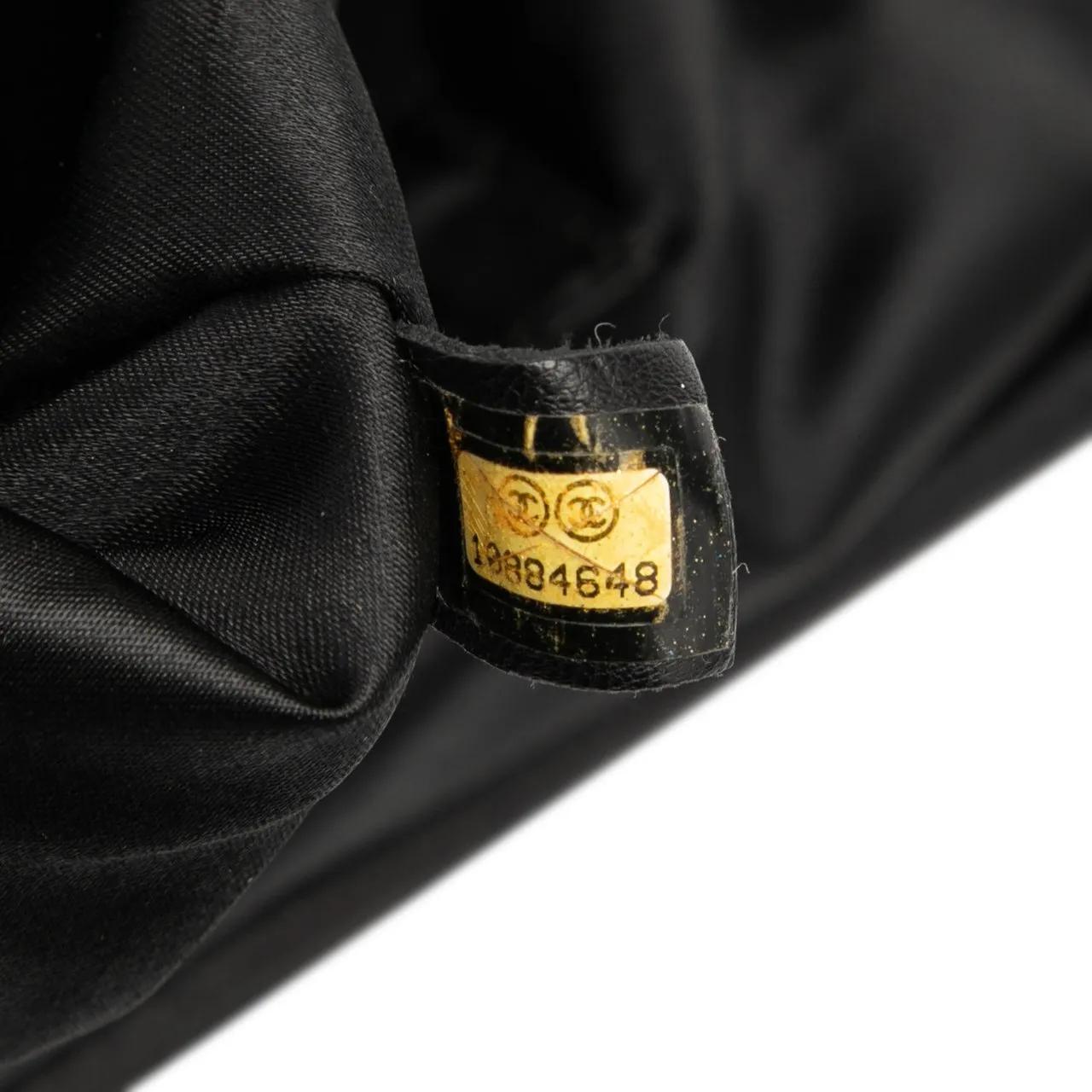 Thumbnail - Chanel Hobo Bags - CC Check Embossed Velvet Belted Side Frame Bag - Gr. unisize - in Schwarz - für Damen