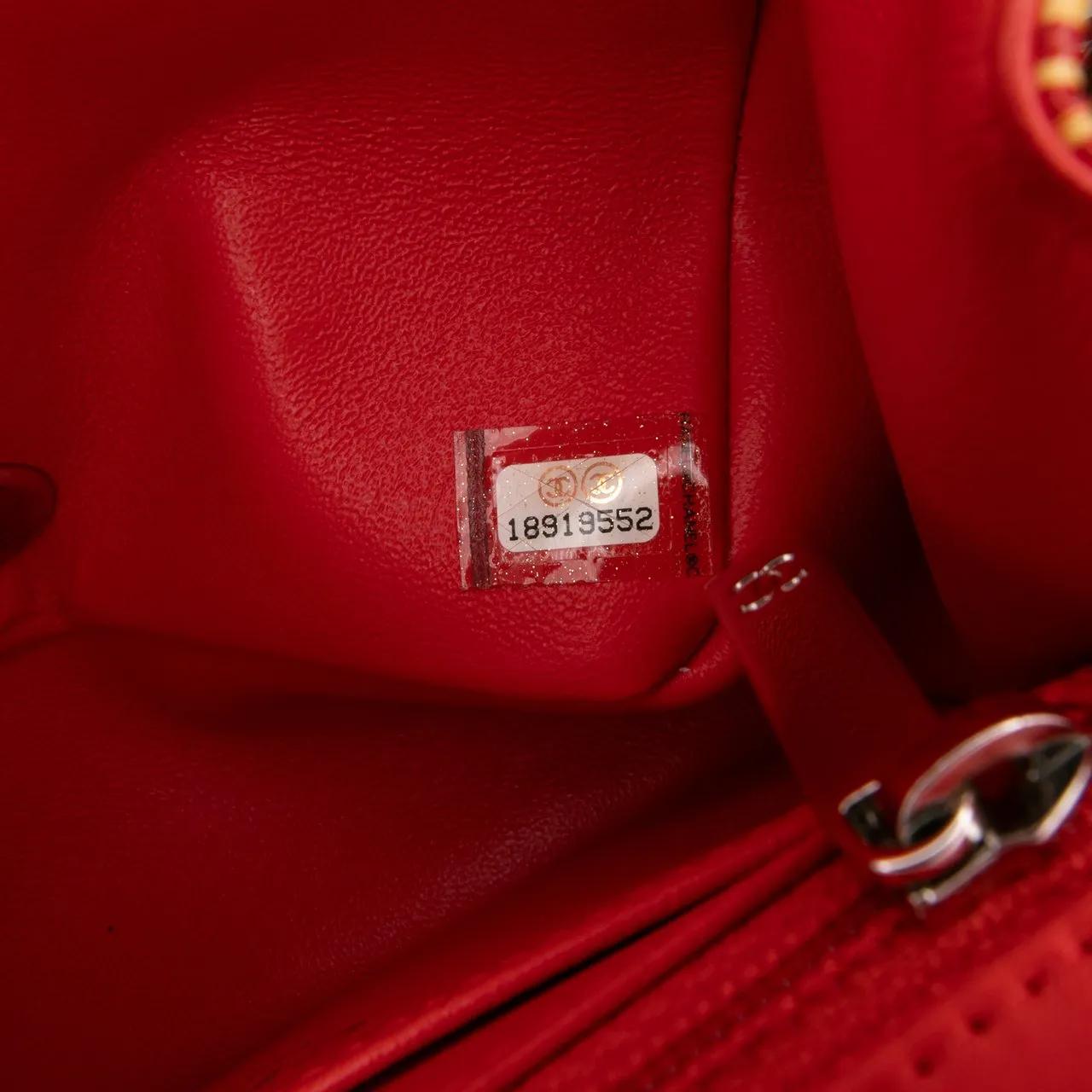 Thumbnail - Chanel Hobo Bags - Mini Square Classic Patent Striped Single Flap - Gr. unisize - in Orange - für Damen