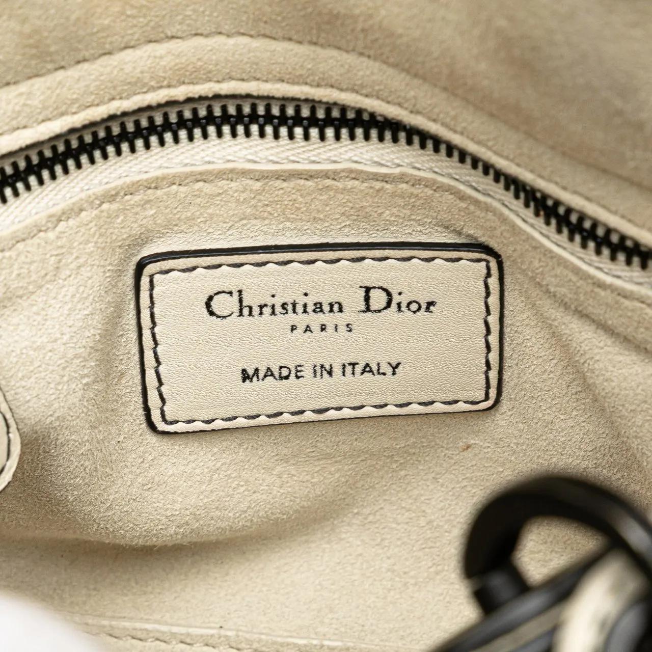 Thumbnail - Christian Dior Hobo Bags - Mini Ultra Matte Calfskin Cannage Studded Supple L - Gr. unisize - in Weiß - für Damen