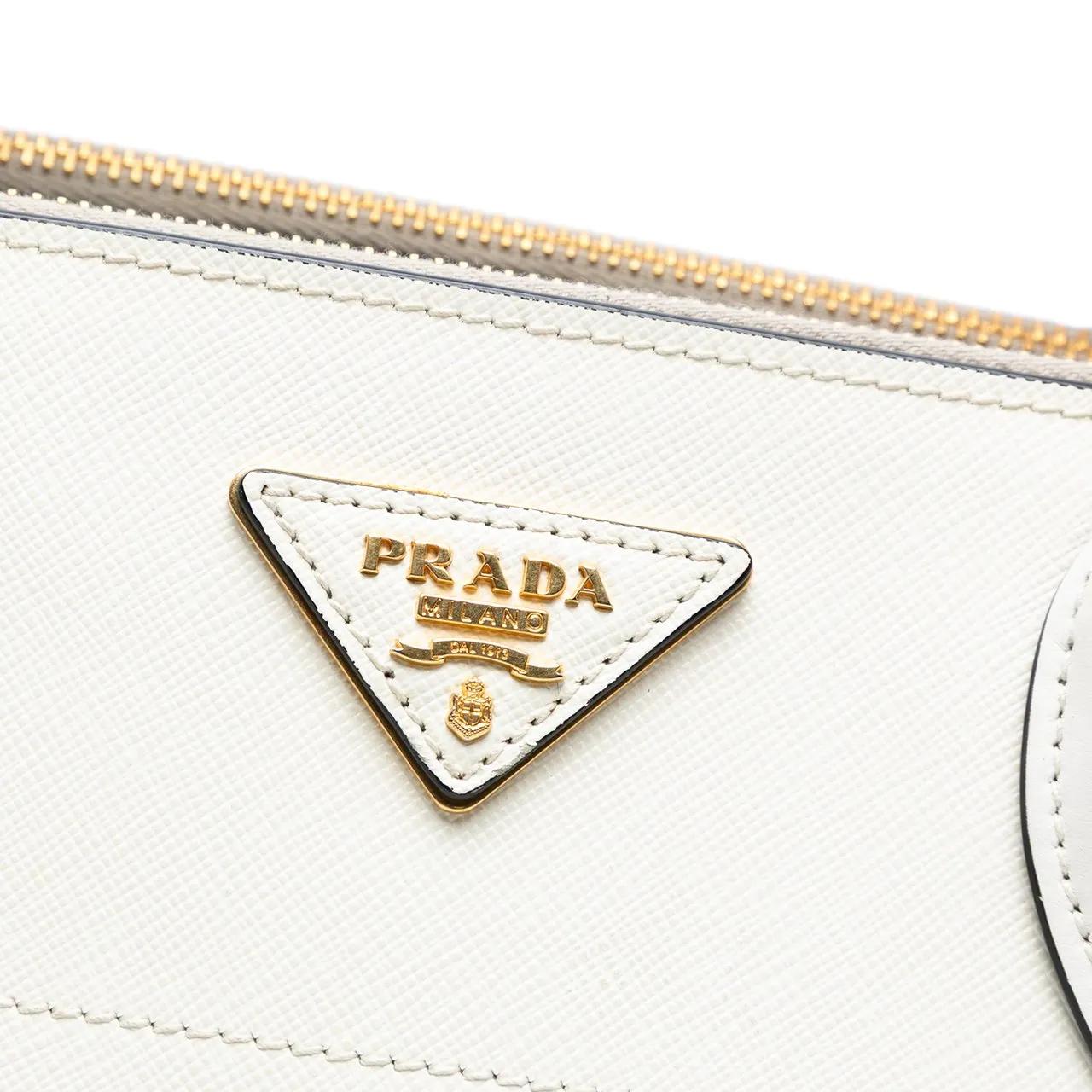 Thumbnail - Prada Hobo Bags - City Calf Trimmed Saffiano Greche Paradigme Bag - Gr. unisize - in Weiß - für Damen