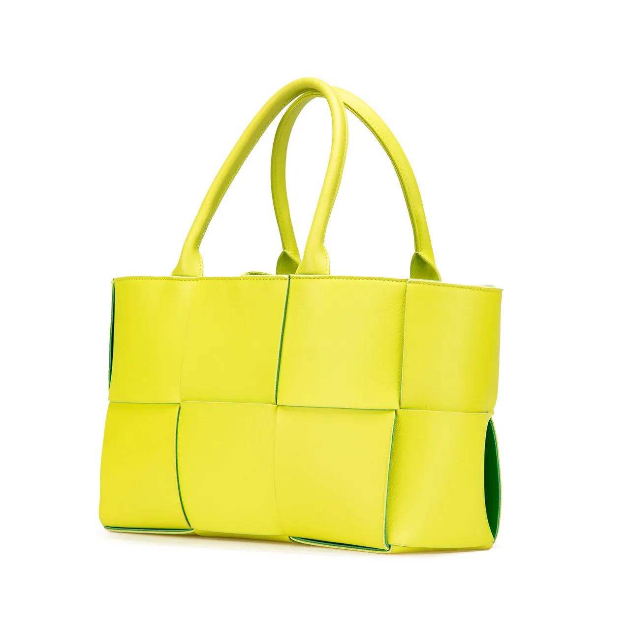 Thumbnail - Bottega Veneta Shopper - Small Nappa Maxi Intrecciato Arco Tote - Gr. unisize - in Gelb - für Damen