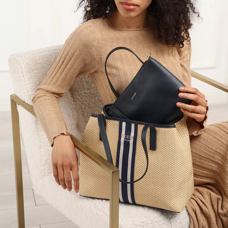 Guess Sac à provisions Vikky Tote Navy(Image 2)