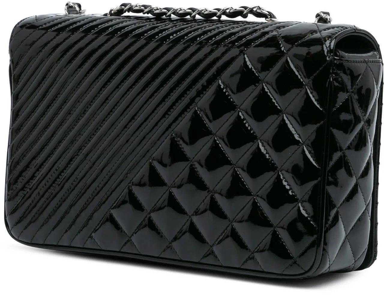 Chanel Hobo bags 2016-2017 Medium Patent Coco Boy Flap in zwart