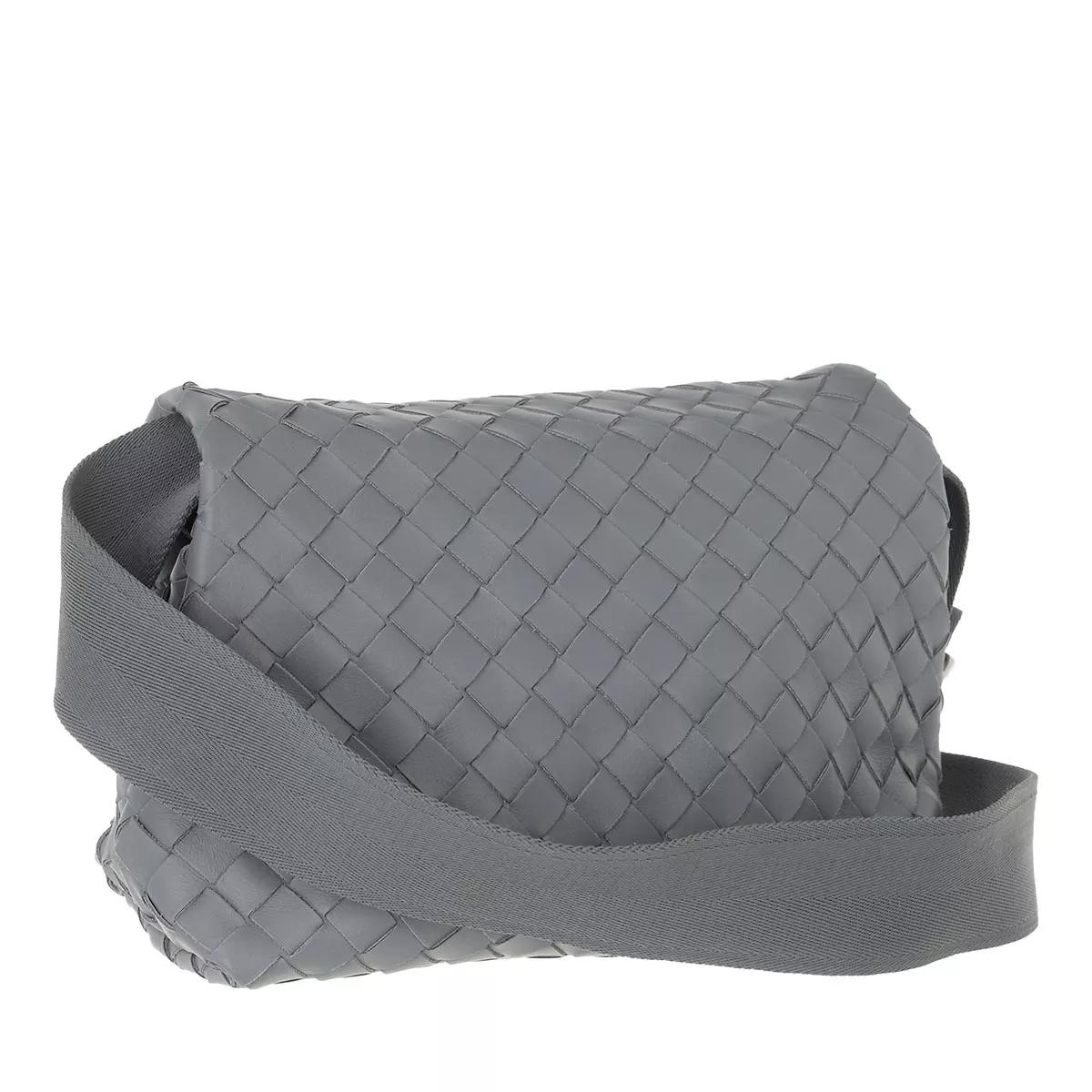 Bottega Veneta Crossbody bags Crossbody Messenger Bag Leather in grijs