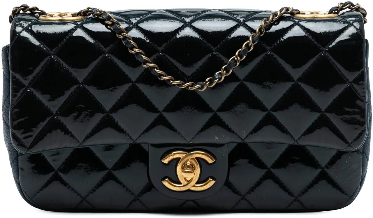 Chanel Hobo Bags - Paris-Salzburg Medium Patent Goatskin CC Eyelet Fl - Gr. unisize - in Blau - für Damen