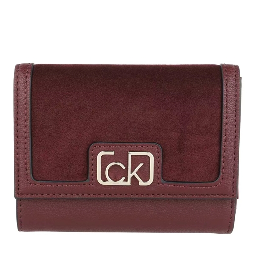 Calvin Klein Trifold Wallet Medium V Wine Tri-Fold Portemonnaie