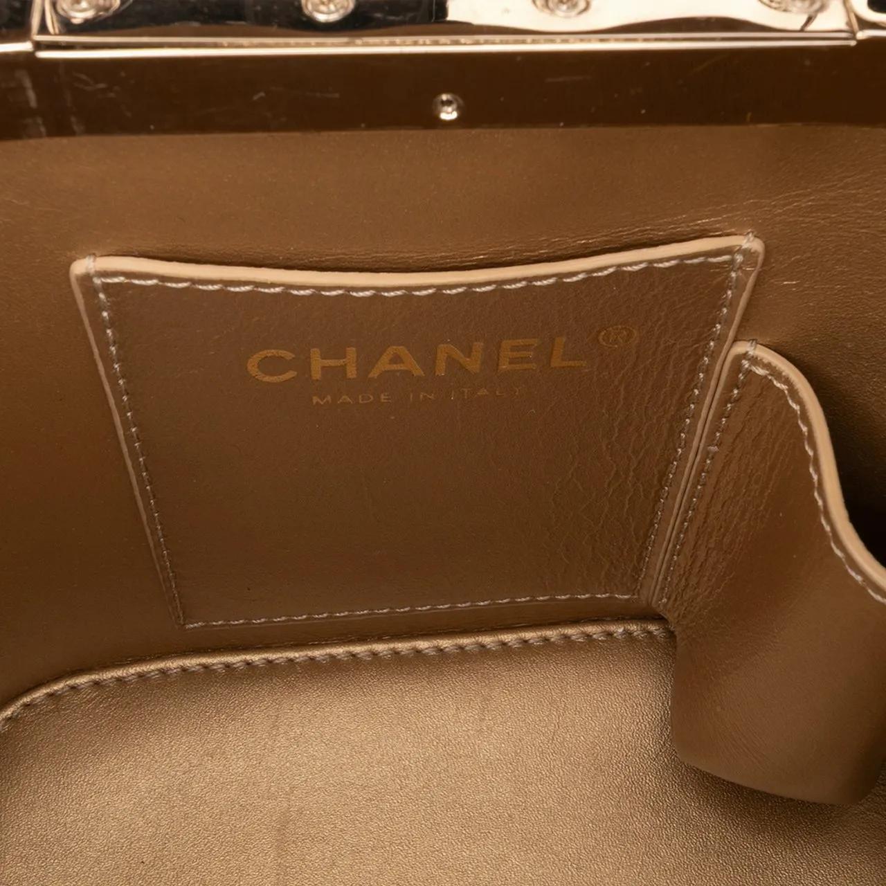 Thumbnail - Chanel Kosmetiktaschen - Quilted Patent Logo Chain Vanity Case - Gr. unisize - in Schwarz - für Damen