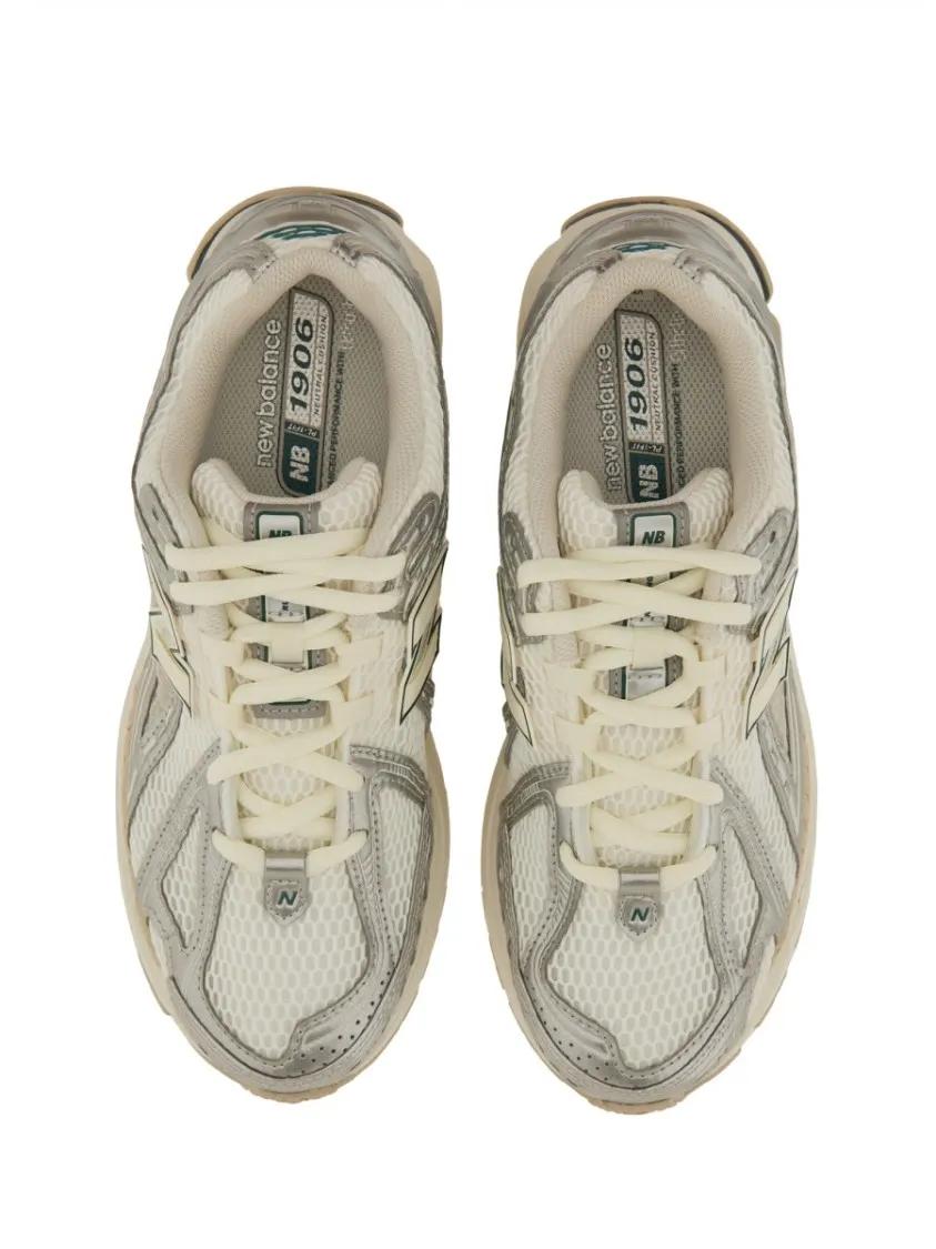 Thumbnail - New Balance Low-Top Sneaker - Layered Mesh Sneakers With Cushioned Sole And Sign - Gr. 5 - in Grau - für Damen