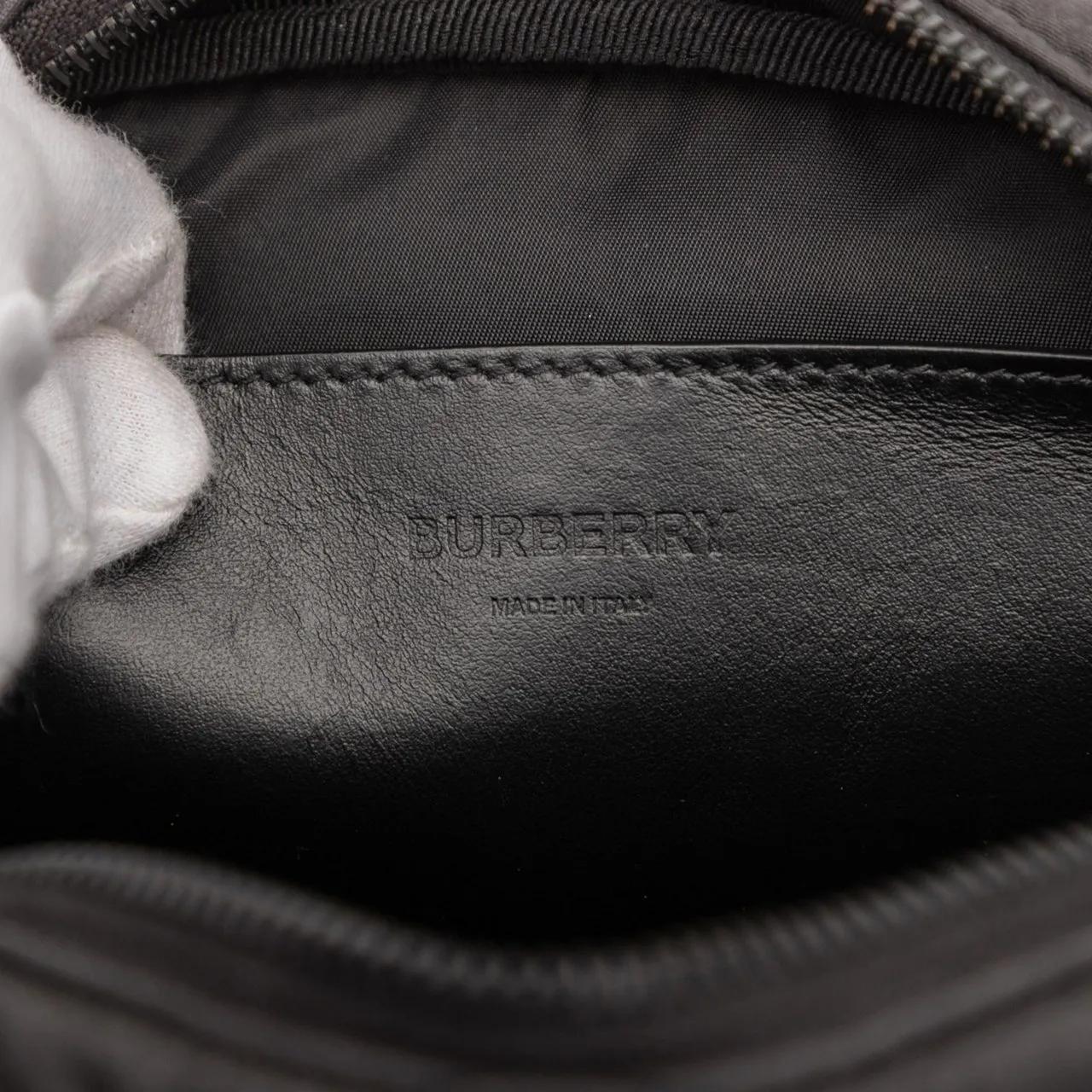 Thumbnail - Burberry Hobo Bags - Quilted Nylon Paddy Crossbody - Gr. unisize - in Schwarz - für Damen