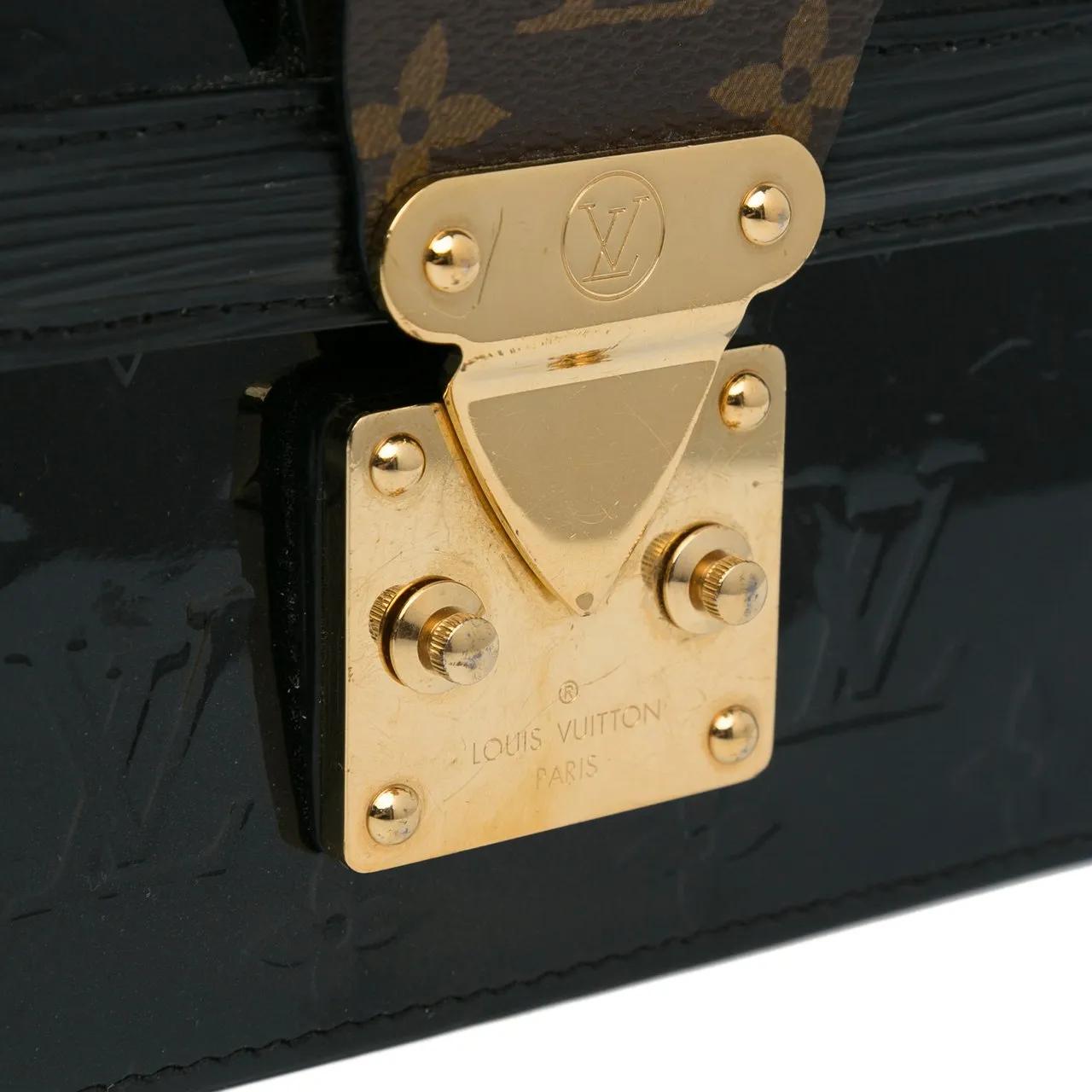 Thumbnail - Louis Vuitton Hobo Bags - 2010 Monogram Vernis Wynwood - Gr. unisize - in Schwarz - für Damen