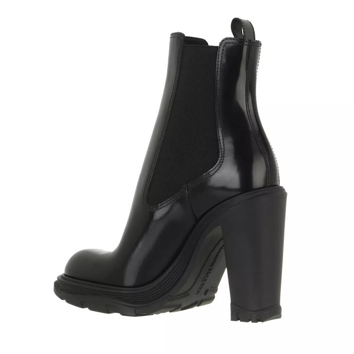 Black chelsea best sale boots womens heel