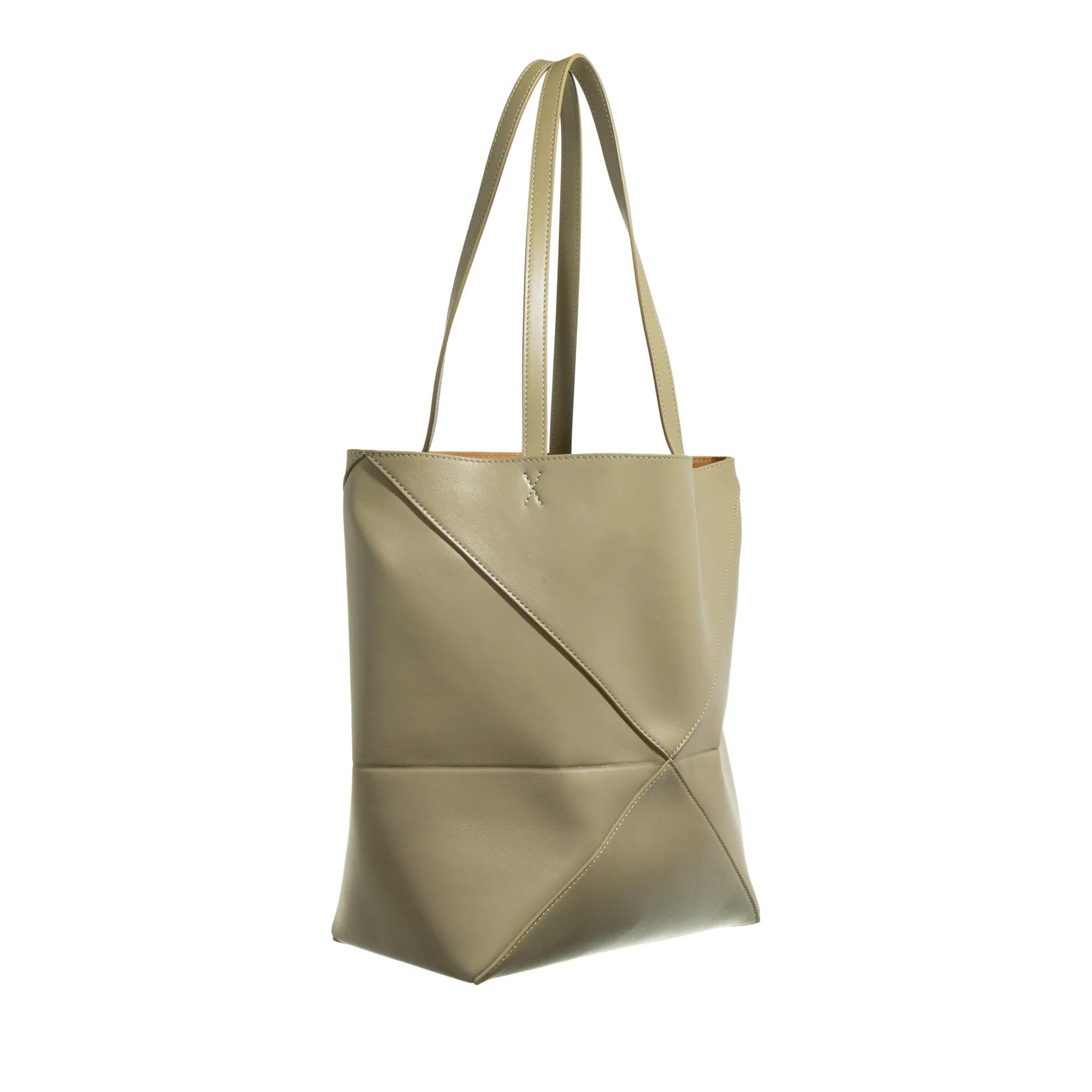 Loewe Shoppers & Totes Puzzle Fold Tote Calfskin in groen