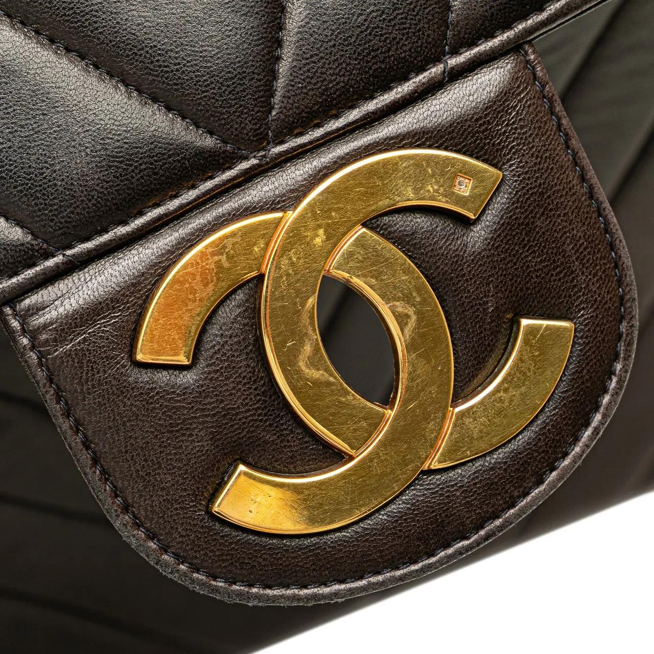 Chanel Hobo bags 1991-1994 Maxi XL Chevron Lambskin Single Flap in bruin
