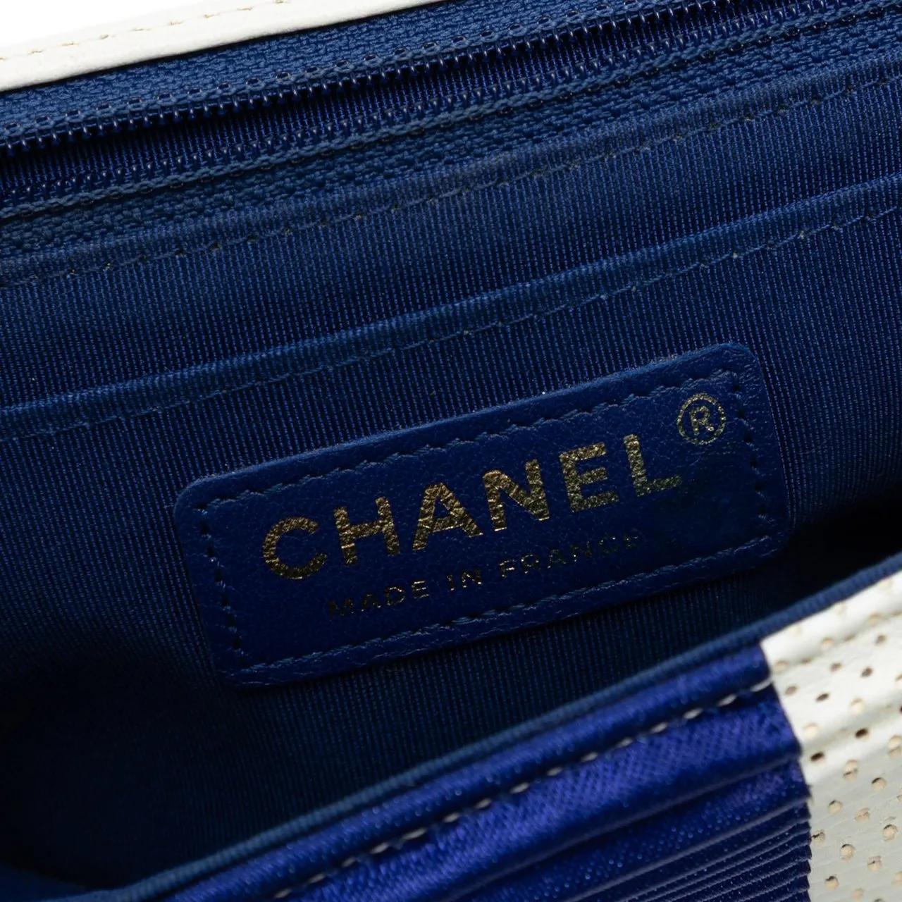 Thumbnail - Chanel Hobo Bags - New Mini Pleated Perforated Lambskin Single Flap - Gr. unisize - in Weiß - für Damen