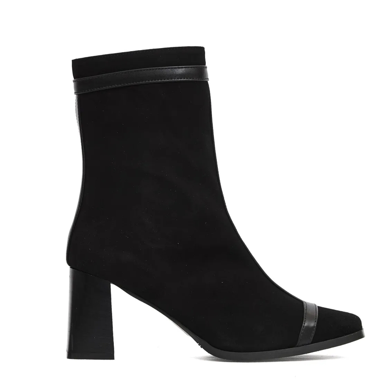 Carel Paris Laarzen Ankle Boot With Graphic 'T' Cut And Flared Heel Black
