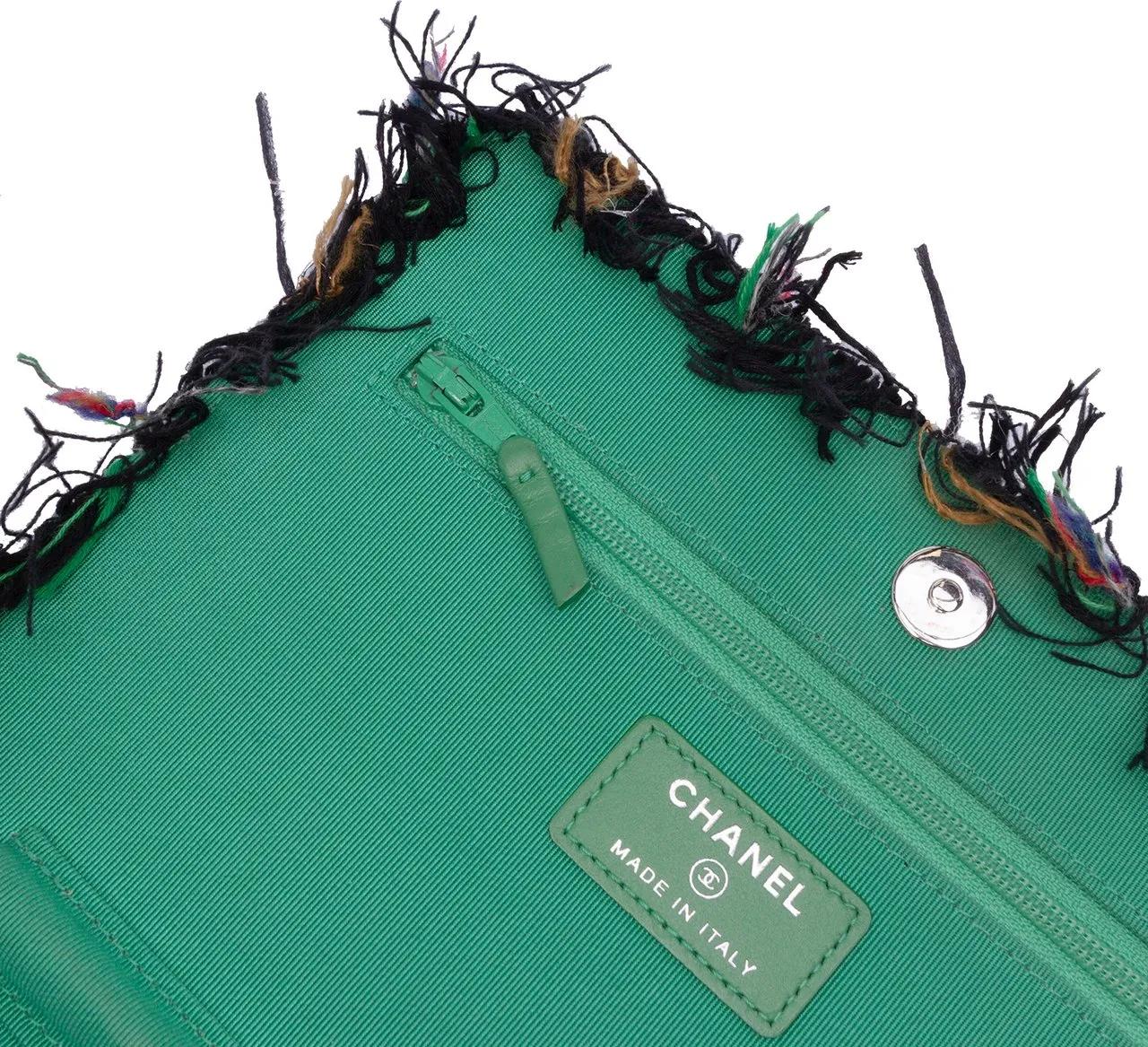 Thumbnail - Chanel Hobo Bags - CC Quilted Boucle Tweed Robot Charm Wallet On Chai - Gr. unisize - in Schwarz - für Damen