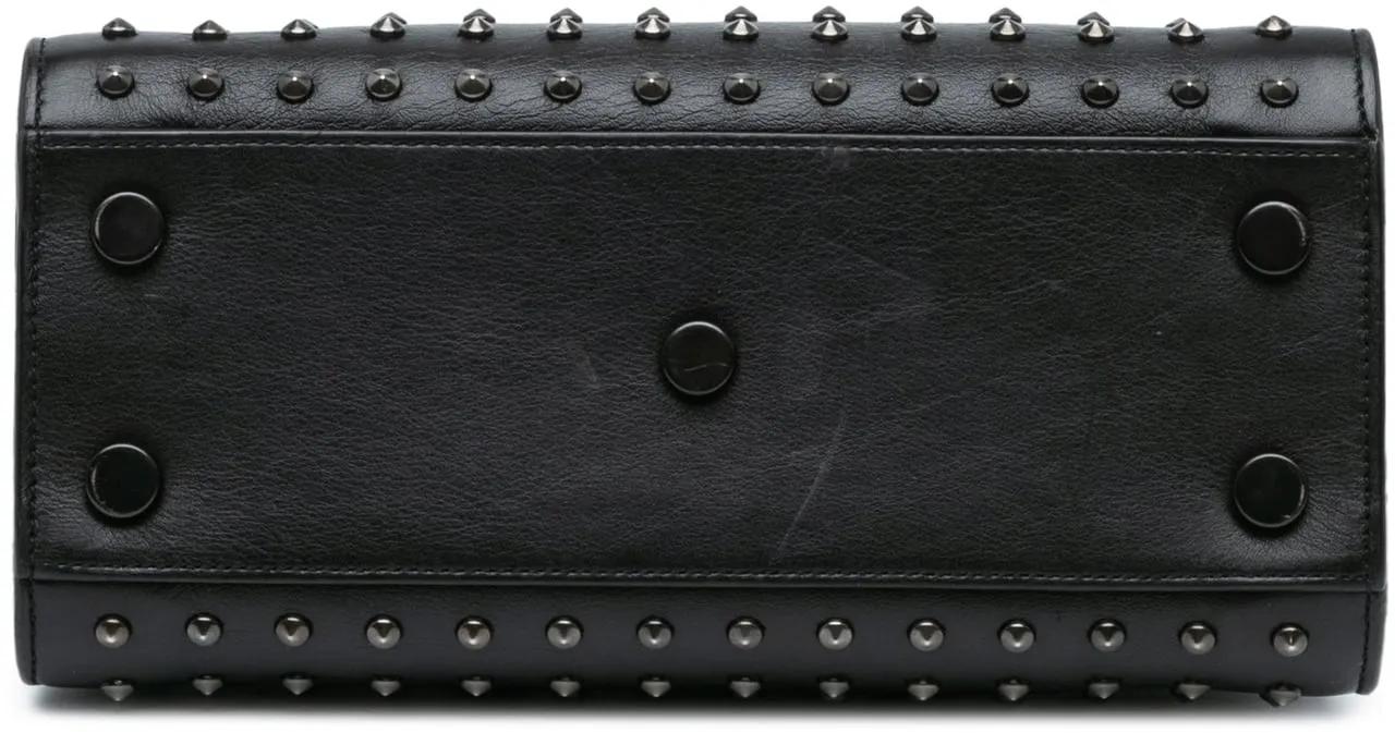 Saint Laurent Totes & shoppers Nano Studded Leather Sac de Jour in zwart